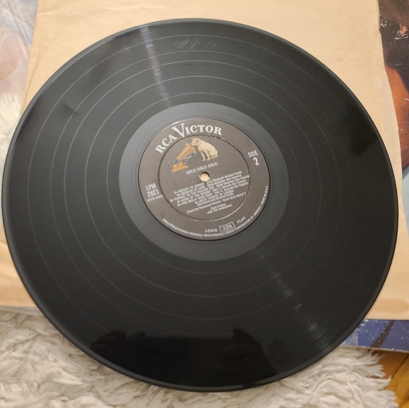 Paramount Pictures Elvis in Girls, Girls, Girls vintage vinyl record. GUC - Picture 3 of 9